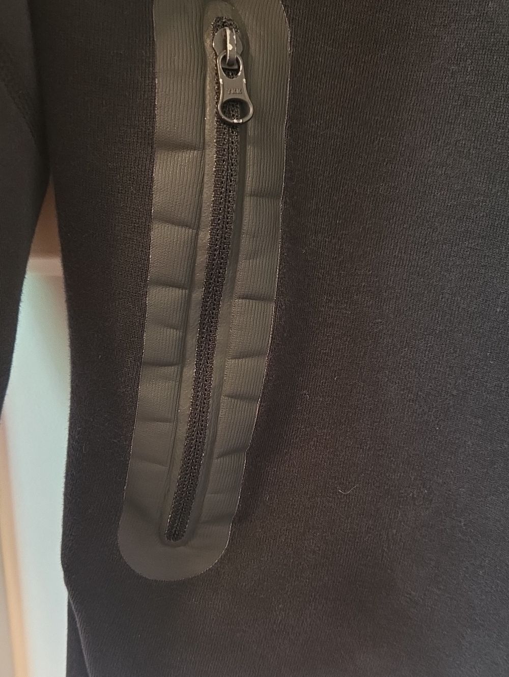 Nike Tech Boys Black Hooded Full-Zip Jacket - Picture 7 of 8